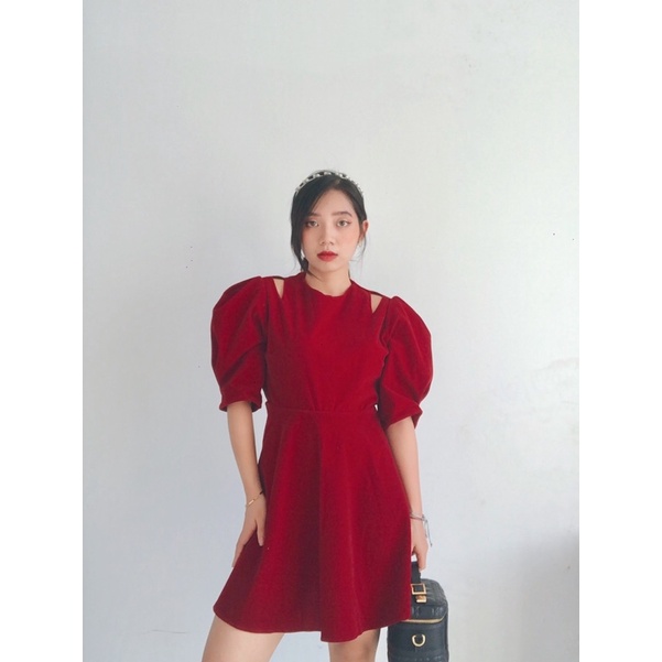 [THIẾT KẾ CAO CẤP]Váy nhung đỏ khoét ngực đỏ đen tay ngắn chữ A | BigBuy360 - bigbuy360.vn