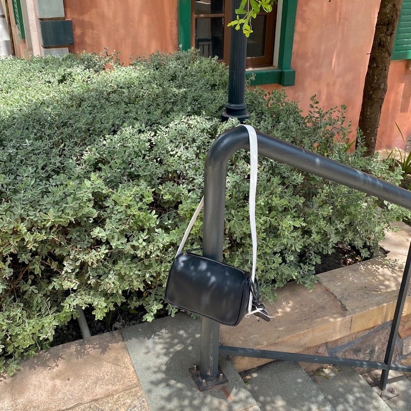 TaskyPoese - Túi đeo chéo charm chú gấu - Bear bag