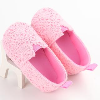 Giày đế mềm chống trượt cho bé