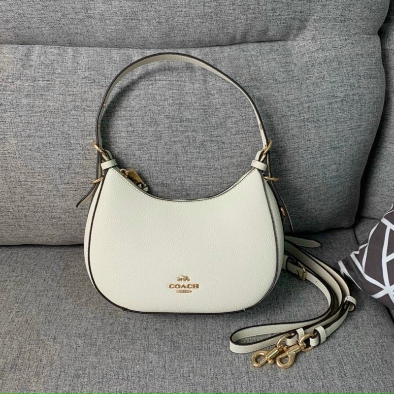 Túi Coach dáng thuyền