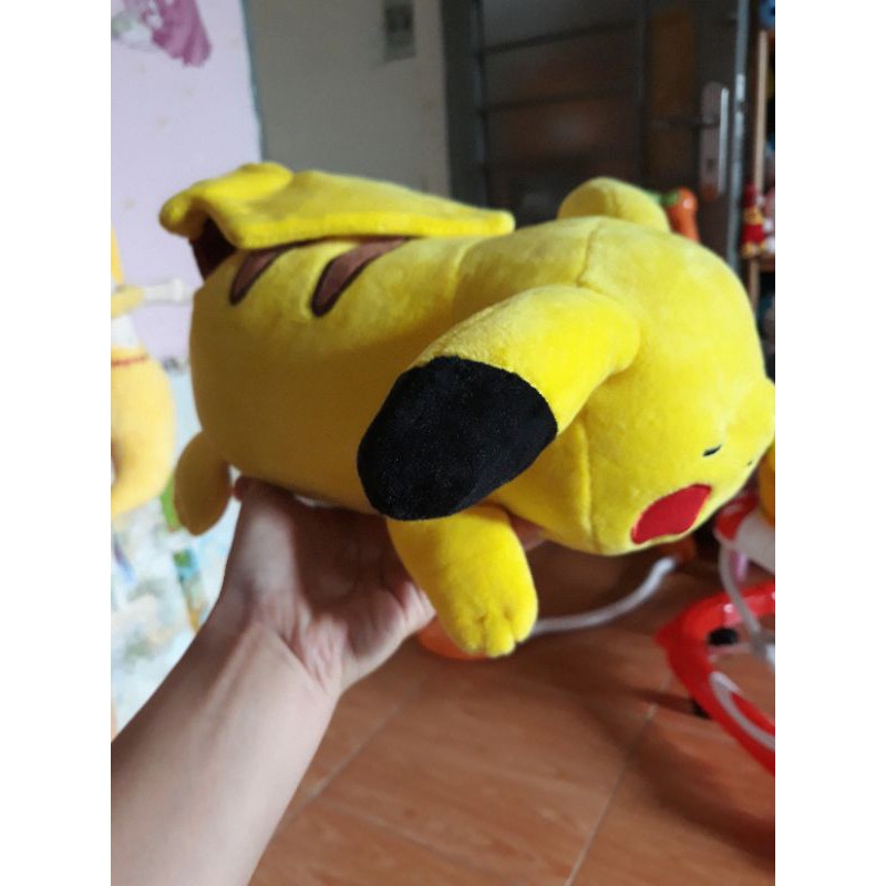 Gấu bông Pikachu ngủ