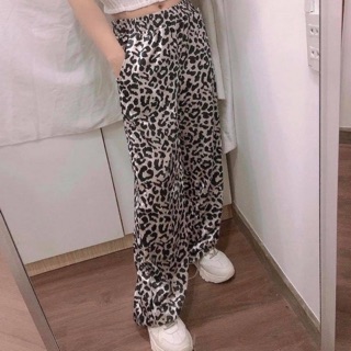 Quần suông hoạ tiết beo