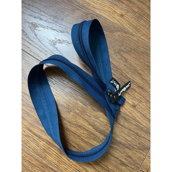 Khoá áo chống nắng Laroma