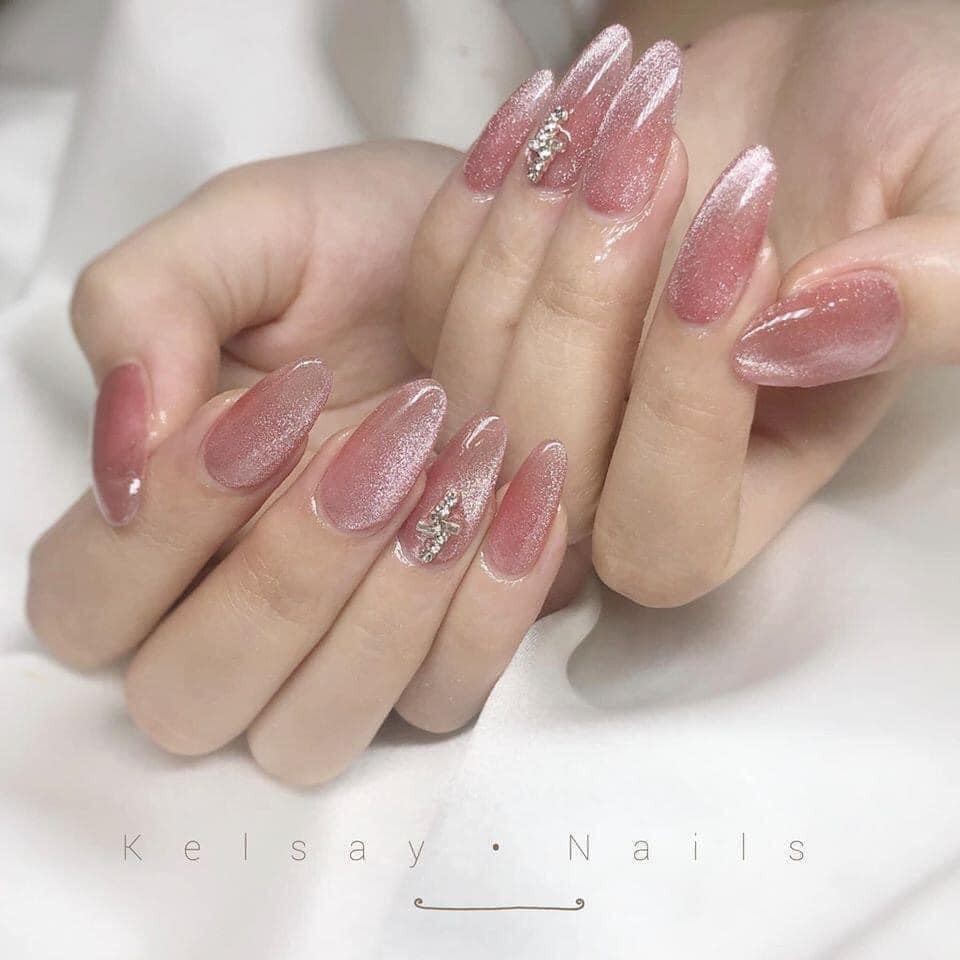 Sơn mắt mèo kim cương hiệu ứng làm nail đẹp long lanh