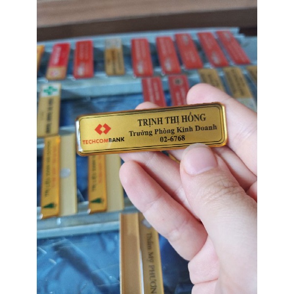 Thẻ tên ngân hàng, bảo hiểm các loại