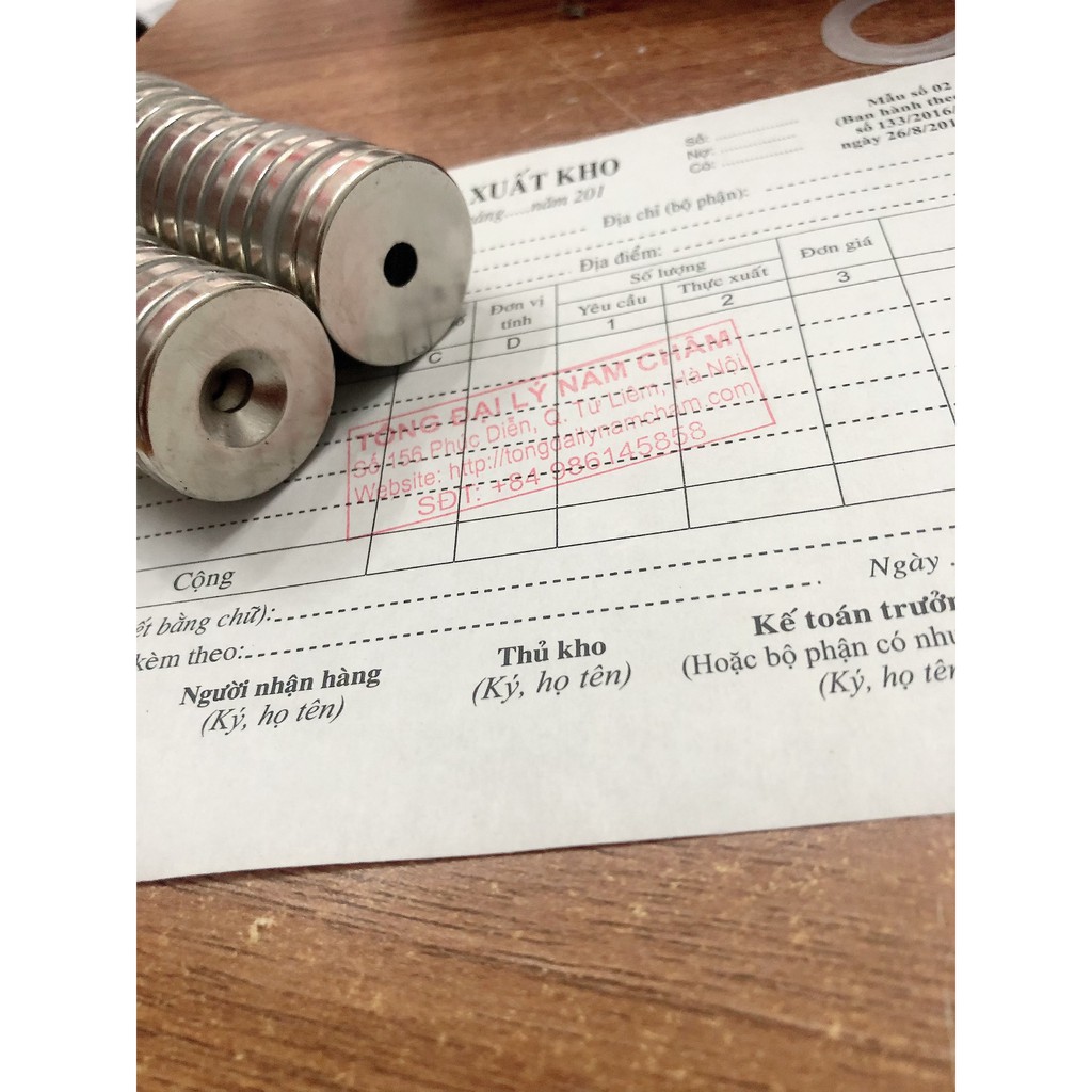 Nam châm viên đất hiếm 30x5 lỗ 6mm, loại nam châm lực hút siêu mạnh có lỗ bắt vít
