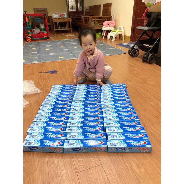 KEM ĐÁNH RĂNG CREST  cực thích mê luôn ý . Set 4 tuýp 140g