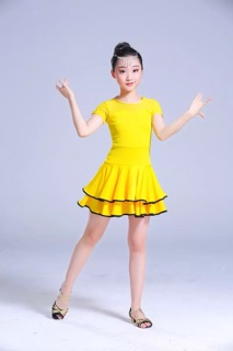 Đầm khiêu vũ trẻ em dáng xoè