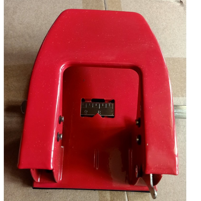 Bấm 2 lỗ bằng sắt 978 loại 30 tờ