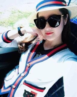 kính V gọng vàng siêu hot