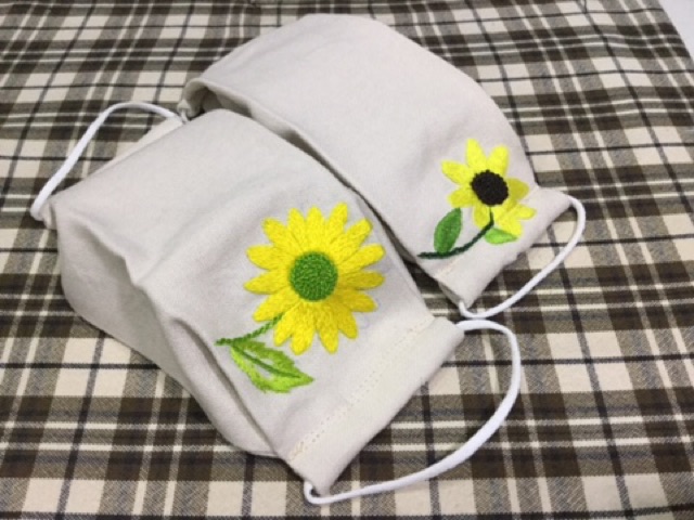 Khẩu trang vải Linen 3D họa tiết thêu tay | BigBuy360 - bigbuy360.vn