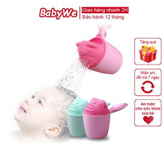 Cốc nước gội đầu Babywe cho em bé dạng vòi hoa sen có tay cầm muỗng trang trí hình chú gấu hoạt hình