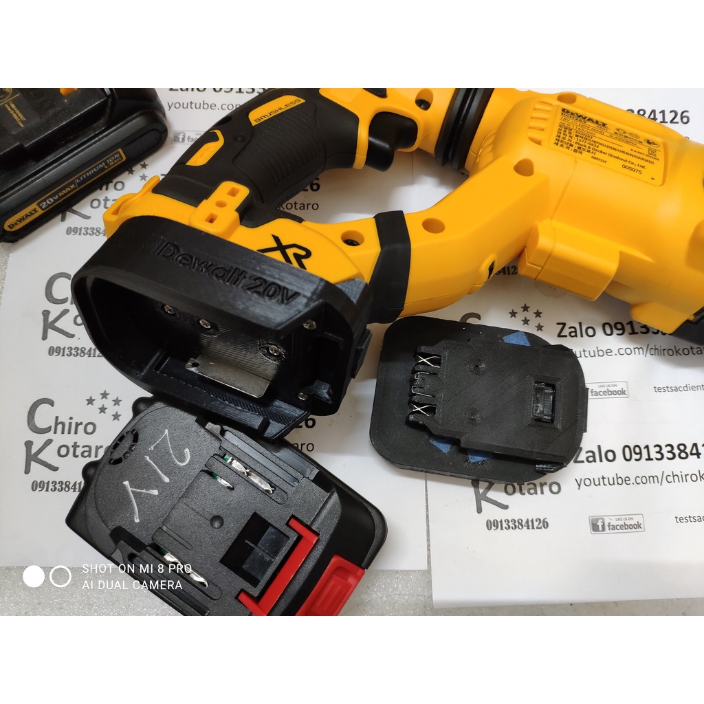 Đế chuyển chân khoan, vit Dewalt 20V li-ion cài sang dùng pin cài Makita LXT