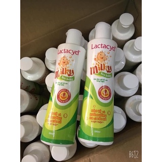 sữa tắm bé lactacyd milky