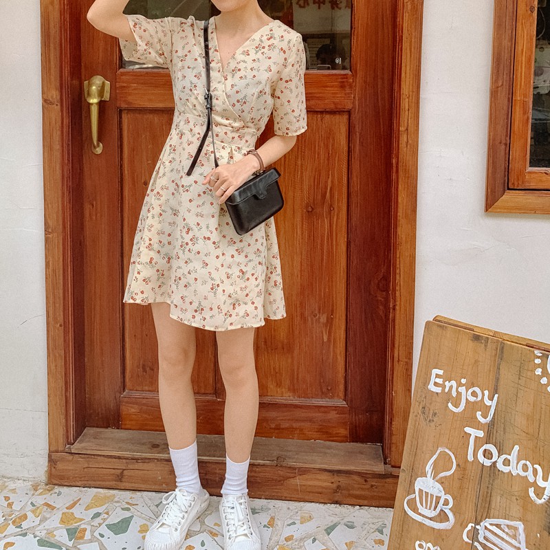 Đầm vintage hoa nhí ngắn tay cổ tim phong cách ulzzang Hàn Quốc V31 - Peyy Clothing