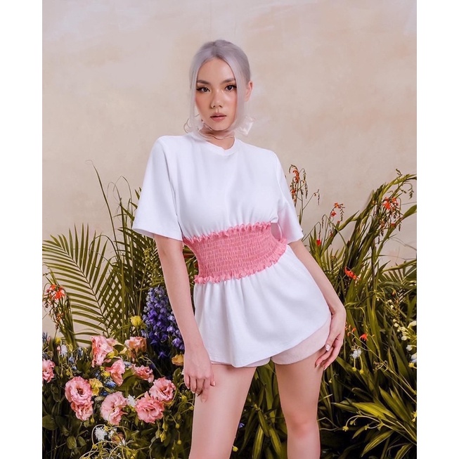 Áo thun mocking đính charm ngôi sao vai áo phối cùng áo lưới bên ngoài 𝐌𝐀𝐇𝐃𝐈 𝐒𝐄𝐓 𝐓𝐎𝐏