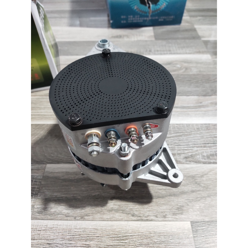 Sản phẩm gia đình làm:  Máy phát điện YC4108 - 1000w/35a 24v tiết chế trong xanh