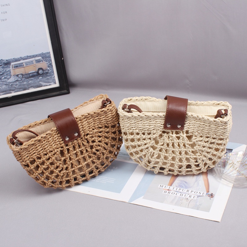 Túi cói bán nguyệt đeo chéo nắp da - Hoa văn lưới nhện - phong cách Vintage