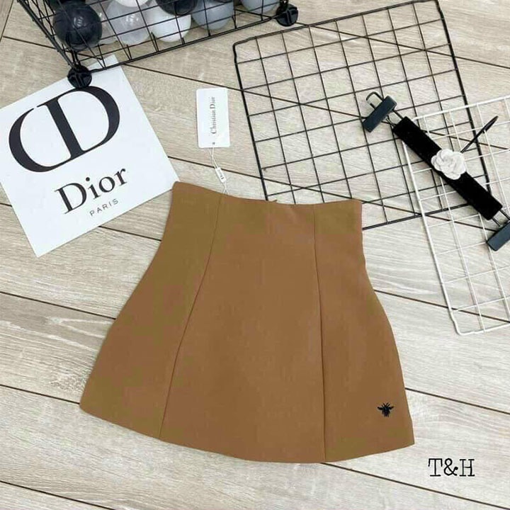 Chân váy thêu ong chữ A có lót trong khóa sau tôn dáng Ladya Store M160