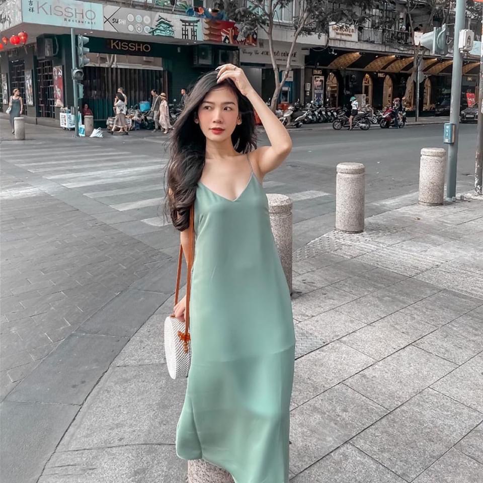 Váy 2 Dây Dáng Suông Chất Lụa Mềm Không Nhăn, Đầm Maxi Đi Biển Màu Xanh Trẻ Trung Tôn Da Freesize | BigBuy360 - bigbuy360.vn