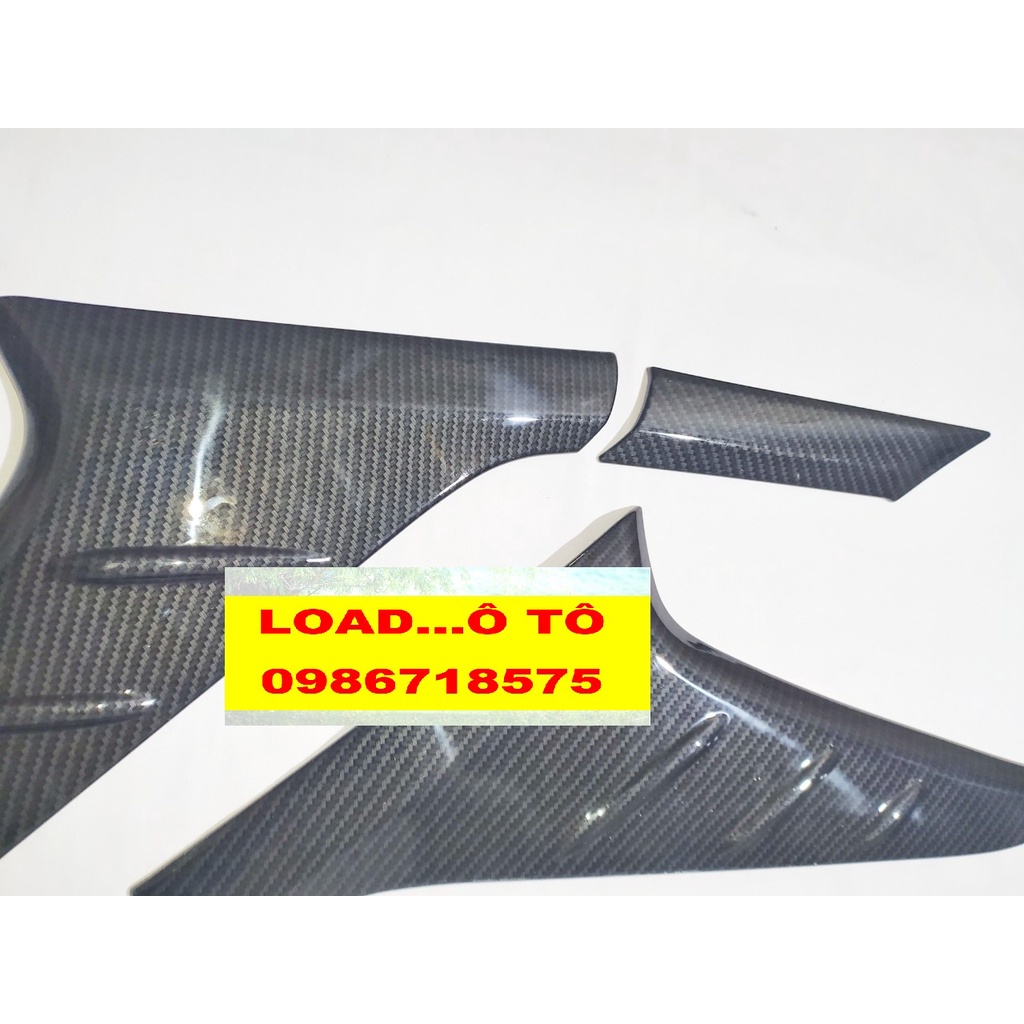 Bộ Ốp Trang Trí Kính sau Huyndai KONA Vân Carbon Cao Cấp, Có Sẵn Keo Dán 3M