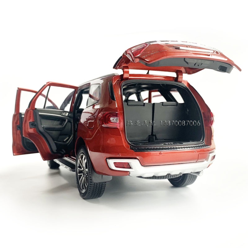 Mô hình xe Ford Everest tỉ lệ 1/18