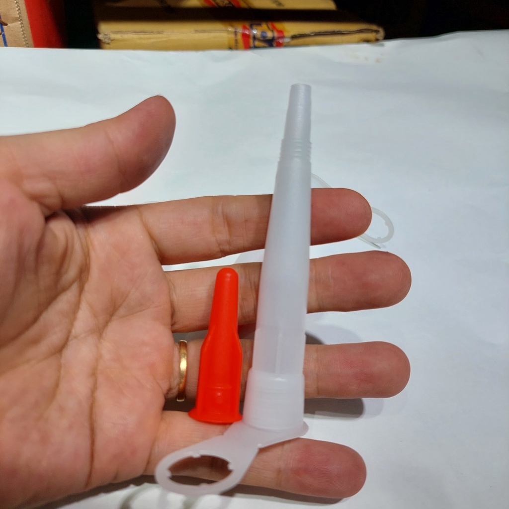 Combo 3 vòi bơm silicon ,  vòi keo silicon chống khô đầu silicon giúp bảo quản đc keo lâu, vòi silicon chống khô đầu