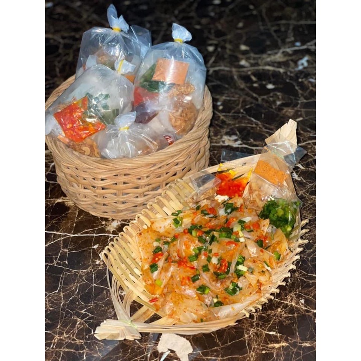 Bánh tráng trộn mỡ hành mắm me lục vị độc quyền Snack Cô Tấm ngon đỉnh Hà Nội