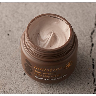 Mặt Nạ Thanh Lọc Và Thu Nhỏ Lỗ Chân Lông Innisfree Jeju Volcanic Pore Clay Mask 2X 100Ml