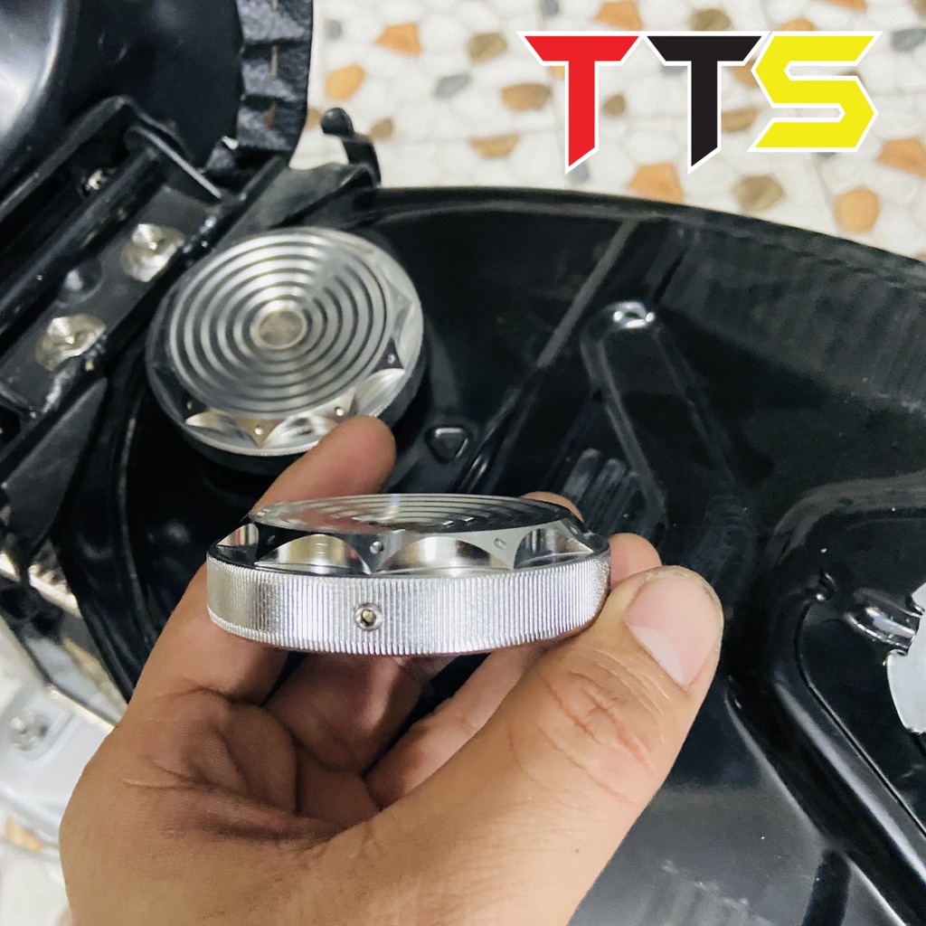 Ốp nắp bình xăng inox 304 nguyên khối mẫu Salaya thái xoắn V2 lắp cho xe Honda, Yamaha, Suzuki