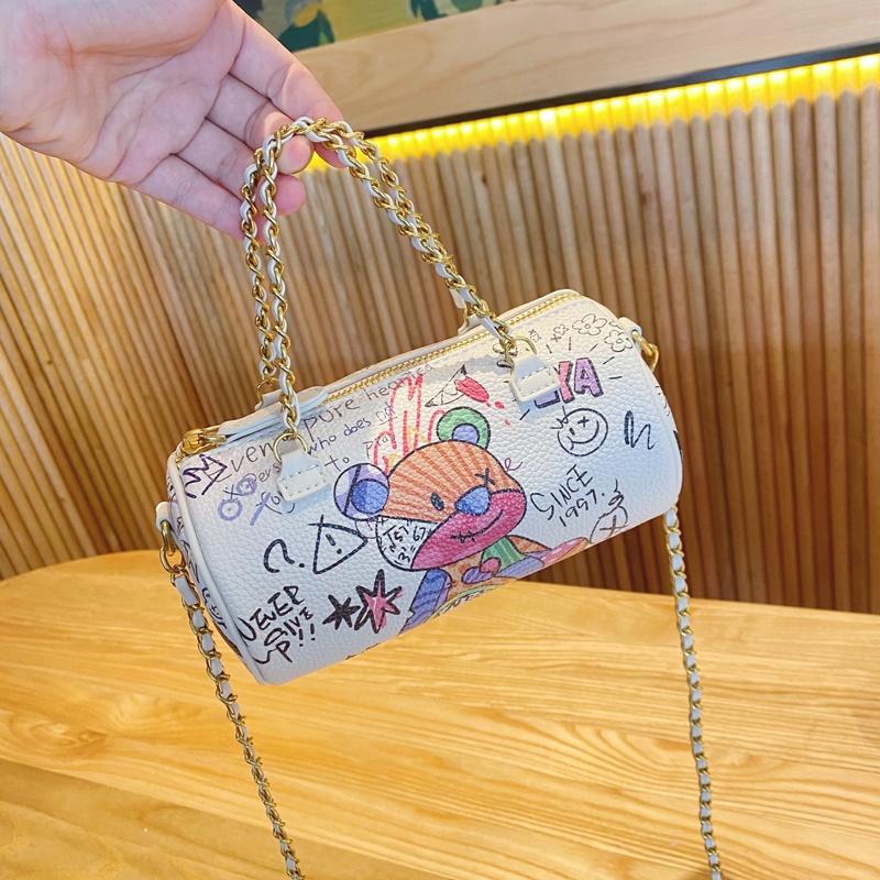 Túi đeo vai hình trụ in hình vẽ gấu dễ thương thời trang mùa hè 2021