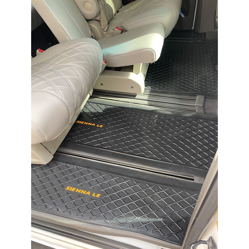 Thảm cao su 3D xe Toyota Siena LE