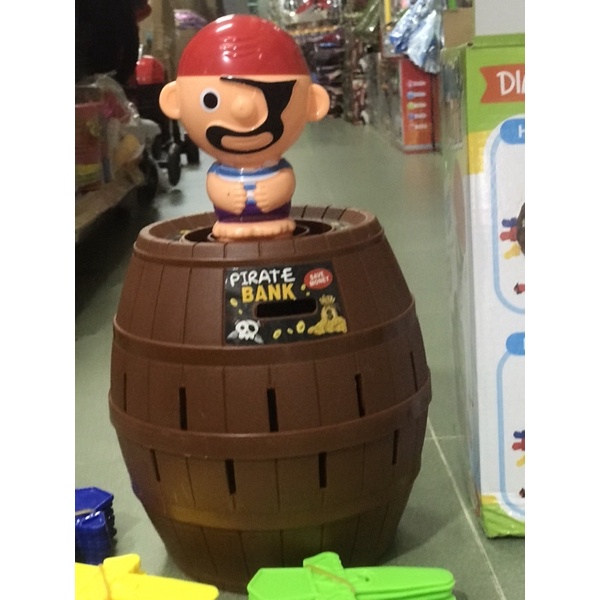 Đâm Hải Tặc khổng lồ loại 24 kiếm