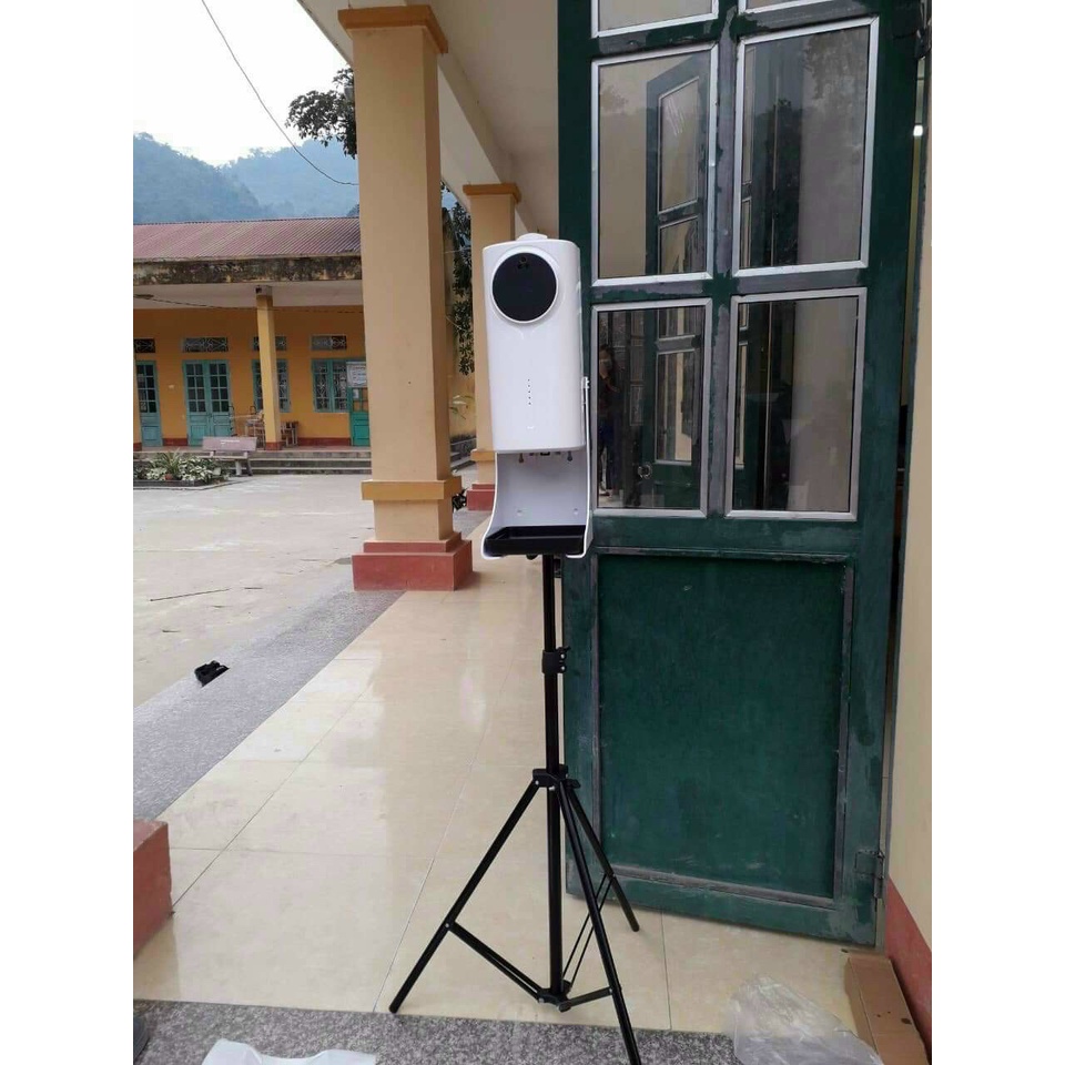 Máy đo thân nhiệt-xịt khử khuẩn tự động K9 Pro chính xác nhỏ gọn tiện lợi, an toàn cho hộ gia đình, công ty