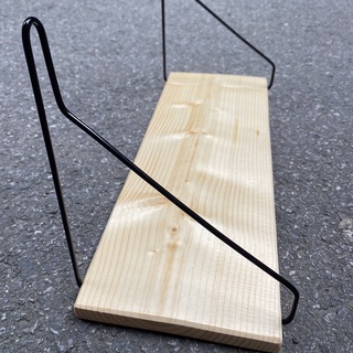 Kệ gỗ thông treo tường trang trí Hàn Quốc, gỗ thông nguyên miếng Newzealand, móc sắt treo sơn tĩnh điện