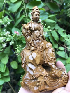 Tượng gỗ Bồ Tát Tự Tại
