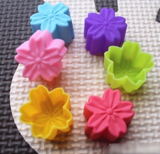 (RẺ VÔ ĐỊCH)-Khuôn silicon làm thạch,da lợn,cupcake 7cm-5cm và 3cm (sét 5 chiếc)