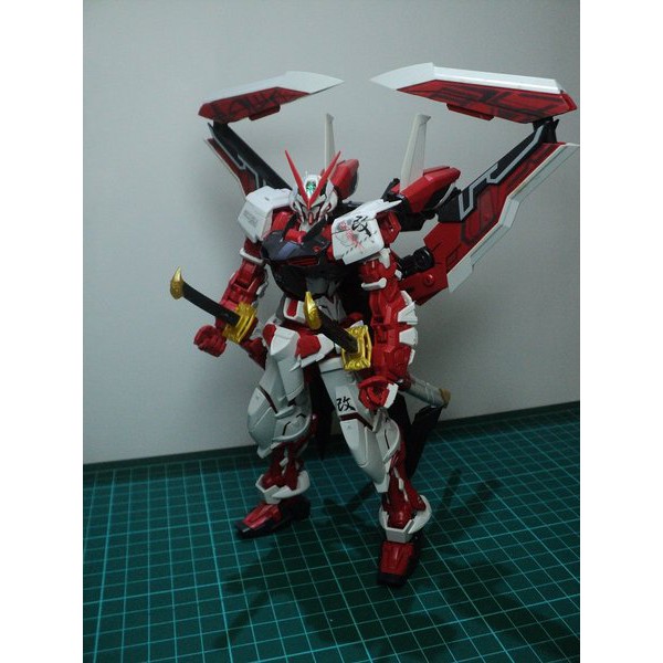 Mô hình Gundam Bandai Astray Red Frame Kai (MG)- GDC