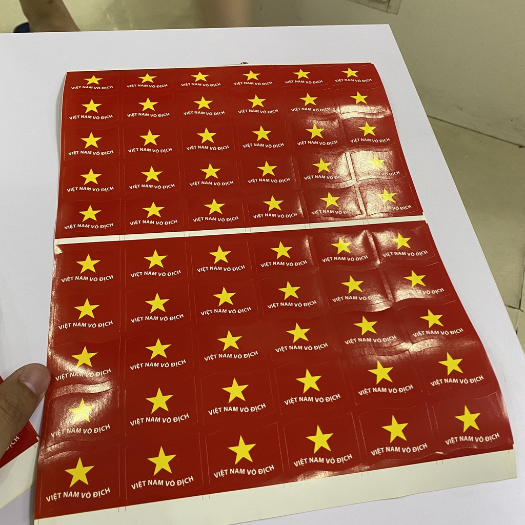 Sticker lá cờ dán má cổ vũ đội tuyển Việt Nam  ( giá áp dụng 1 miếng nhỏ)