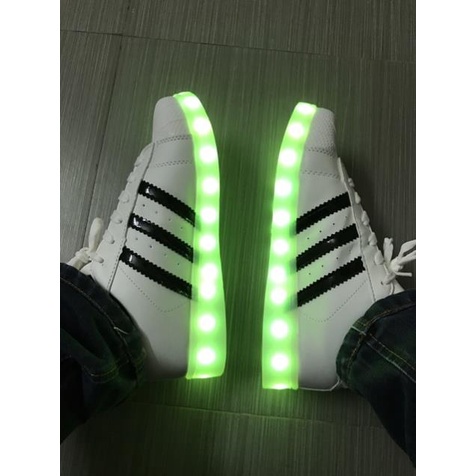 Giày phát sáng mẫu adidas, led 7 màu, 4 chế độ nháy cực đẹp và thời trang -