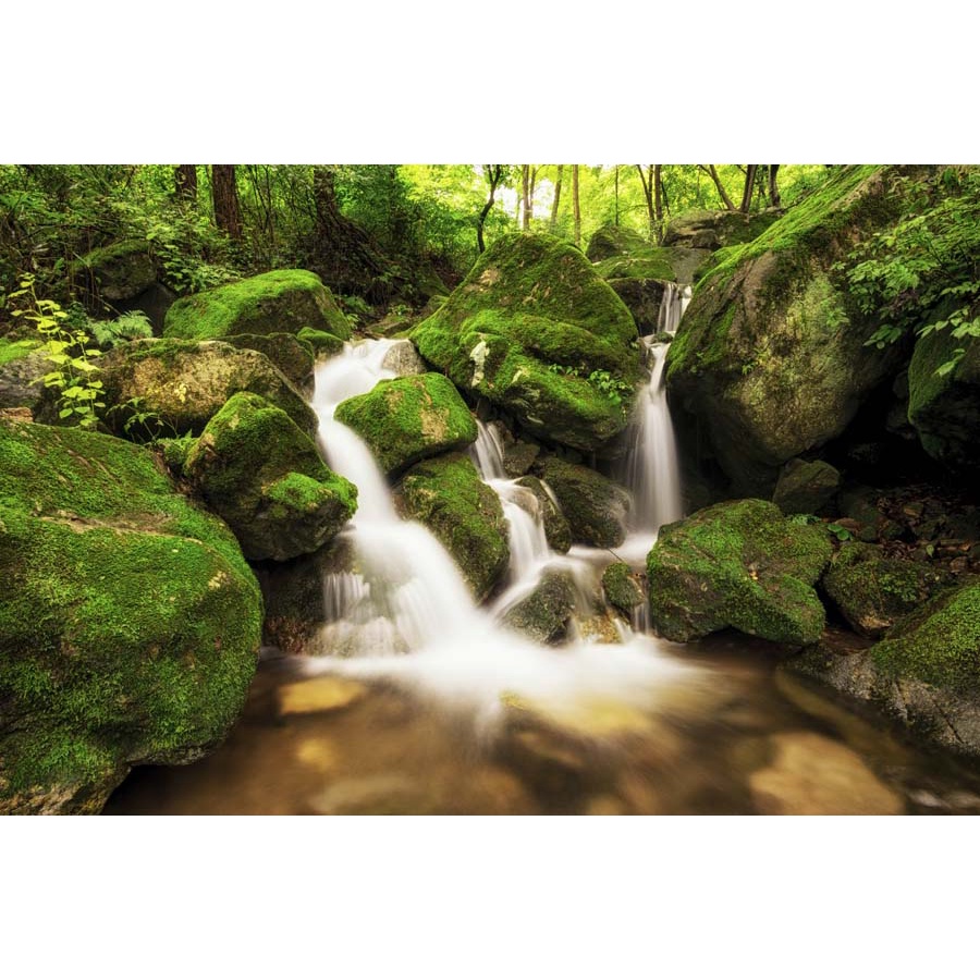 Tranh 3d thác nước chảy trong lành với thảm cỏ, rừng núi xanh ngắt, mây trắng bồng bềnh