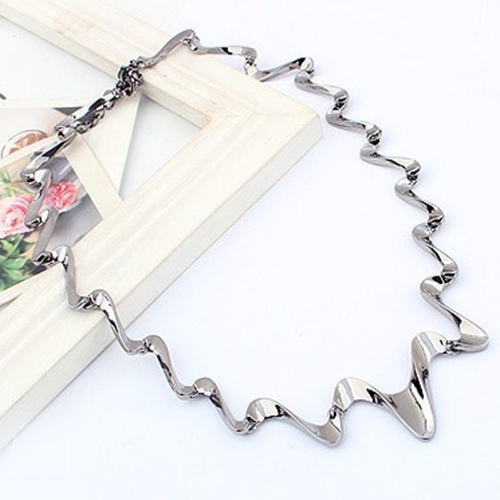 Vòng cổ họa tiết sóng kiểu dáng trẻ trung cho nữ