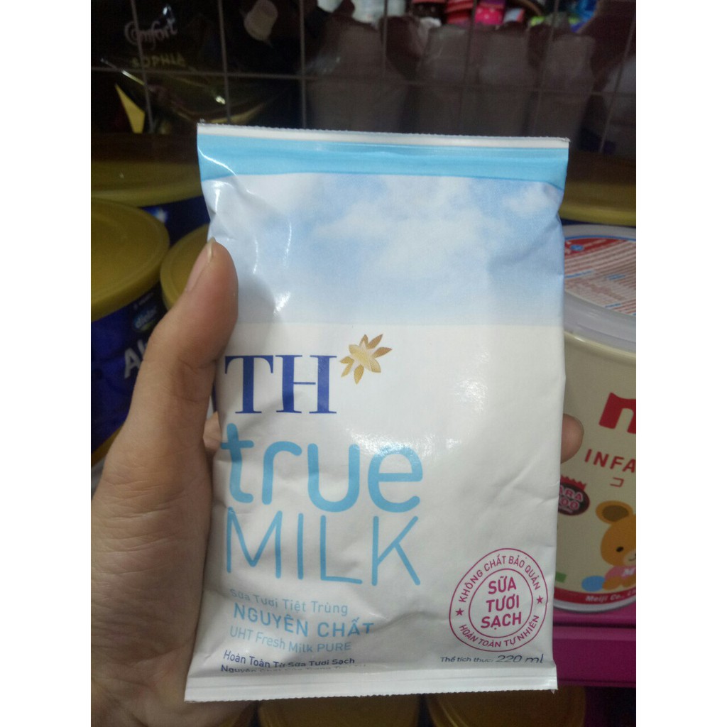 Combo 10 túi sữa TH true Milk Có đường/Không đường/Ít đường (220ml/túi)