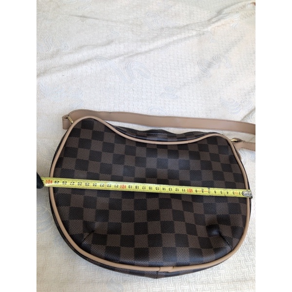 Túi chuẩn si,túi qua sử dụng, khách vui lòng xem hình nếu muốn biết thêm thông tin sản phẩm mời khách vô chat nhé.Thanks