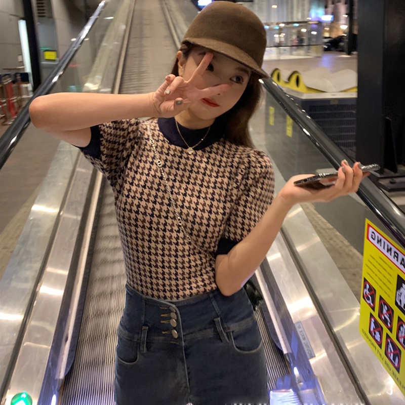 Áo Thun Dệt Kim Ngắn Tay Cổ Tròn Dáng Ôm Họa Tiết Caro Retro Cho Nữ