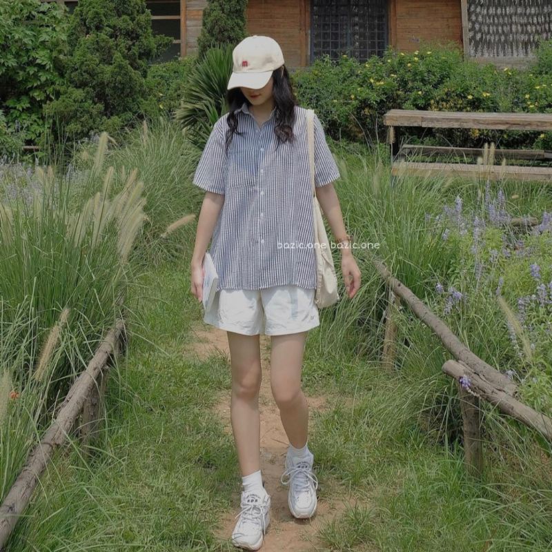 áo sơ mi kẻ sọc xẻ lưng dáng cộc tay ulzzang