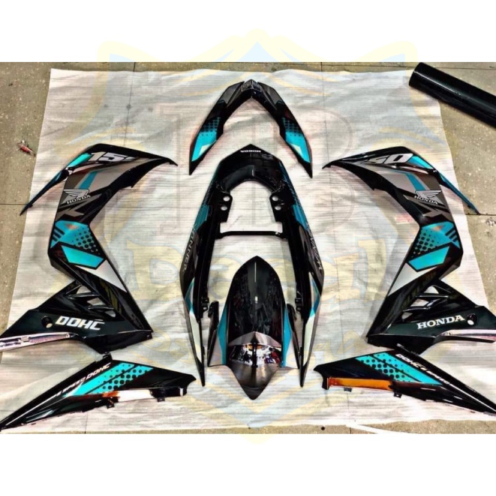 ( Quí khách vui lòng mang ra tiệm cho thợ dán ) Tem xe winner v1 đen chất liệu Candy cao cấp