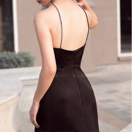 Đầm Ngắn Basic Xoè Cổ Yếm Ames Dress