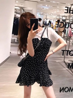 Váy yếm hoạ tiết chấm bi