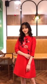 Váy thêu hoa